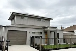 Stylish townhouse close to Morwell CBD - Image 3