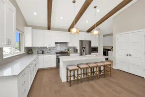 Utah Epic Mountain Retreat - Image 4