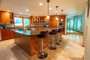 Bridle Trails Treehouse - Image 3