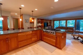 Bridle Trails Treehouse - Image 5