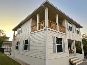 North Shores Villa w/ Pool House Sleeps 16+ - Image 3