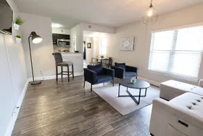 Central Dallas Flat | Arboretum Pass Included - Image 2