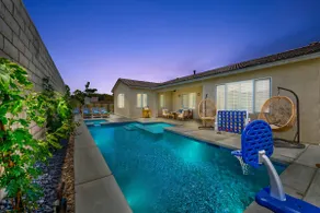Spacious|Sleeps8|SaltWaterPool&Spa|GameRoom - Image 2