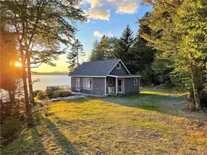 Charlotte's Utopia: Private Lakefront Escape - Image 2
