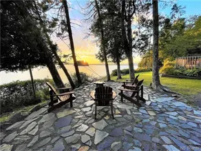 Charlotte's Utopia: Private Lakefront Escape - Image 4