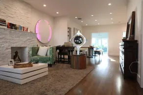 Beautiful beach house with a beautiful garden - Image 3