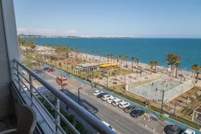 Seaside Luxury Flat on Beach - Image 3