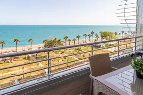 Seaside Luxury Flat on Beach - Image 2