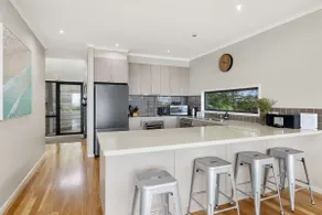 Louttit - Lorne Holiday Stays - Image 5