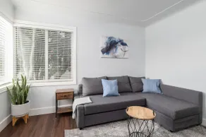 Comfy home for a Bremerton visit - Image 2