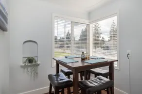 Comfy home for a Bremerton visit - Image 4
