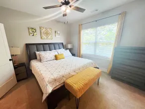 Family Friendly Townhome, Sleeps 8 - Image 2