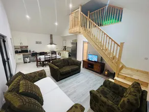 Hillview Lodge - Image 3