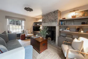 Farriers Cottage-Tranquil Haven, Central Location! - Image 2