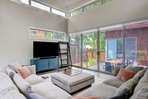 Modern Luxury 3/2 close to downtown - Image 3