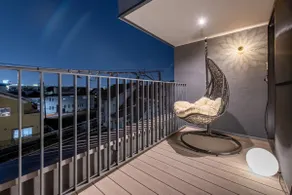 Jacuzzi/13 min train ride to Shinjuku/2 bathrooms/2 toilets/free parking/6 min walk to nearest station/145 m² - Image 4