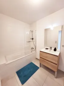 Nice 2-room, very quiet, new. - Image 5