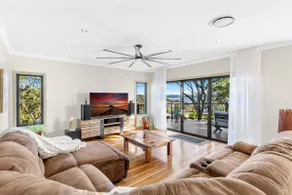 The Vista at The Bay! Spacious and pet friendly. - Image 3