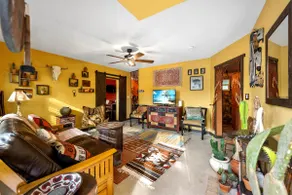 3/2 BOHO Retreat, Heated POOL,PETs 10 min to BEACH - Image 4