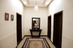 Central & Spacious Retreat: 3-Bedroom 1 Kanal Home - Image 5