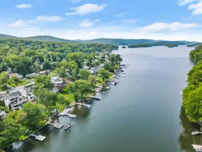 Lake Front Luxury - Image 3