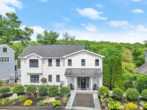 Lake Front Luxury - Image 4