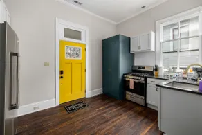 Revitalized and cozy 1 bedroom. - Image 5