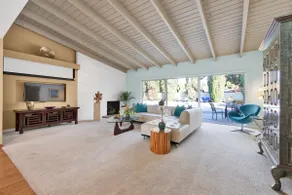 Mid-Century Ranch Home 4+3 Pool & Spa- Sleeps 10 - Image 3