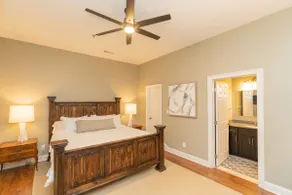 Great Southside Location 2 bdrm - Image 4