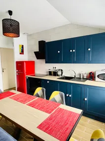 Wonderful 2-room apartment in the hypercentre - Image 3