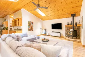 Mountain Paradise: Rare Pool, Spa, Fire Pit & BBQ! - Image 2