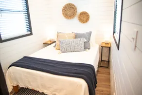 New Moonlight Ridge-Shipping Container Home - Image 4