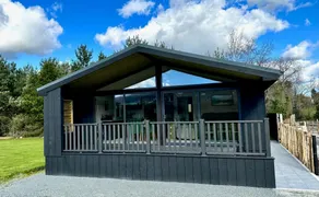 Austy's Cabin - Image 2