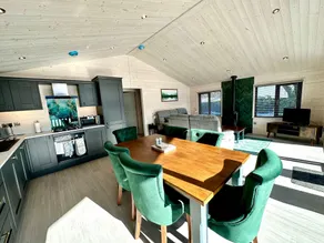 Austy's Cabin - Image 5