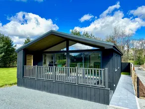 Austy's Cabin - Image 3