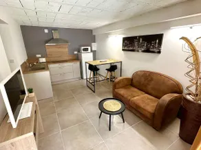Nice App Private Parking, Garden, Furnished Terrace - Image 3