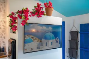 Santorini A Mediterranean Studio Escape…Riverside - Image 5