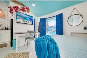 Santorini A Mediterranean Studio Escape…Riverside - Image 3