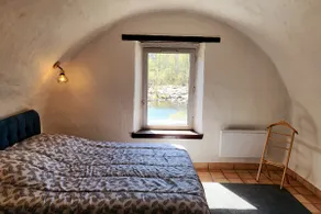 Cottage with terrace by the river - Image 3