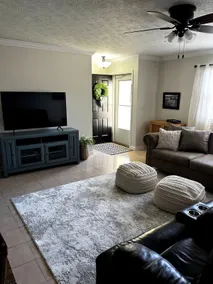 Floral Park Townhome - Image 2