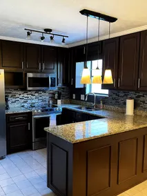 Floral Park Townhome - Image 4