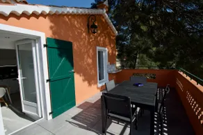 Sea view apartment, beach access - Image 2