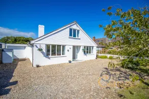 Bancroft – Hot Tub - Camber Sands - Image 2