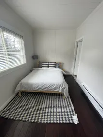 Cozy One Bedroom Suite l Minutes from YVR Airport - Image 3
