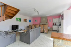 Large country cottage with large game room - Image 3