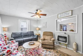 Newly Renovated 4 Bed Home in Quiet Neighborhood - Image 2