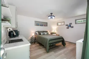 Studio on Tobacco Road - Image 4