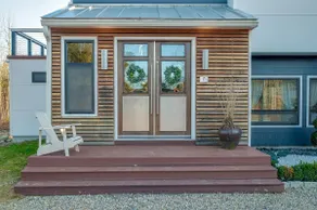 Luxe Architectural Gem near Portland/Lakes - Image 4