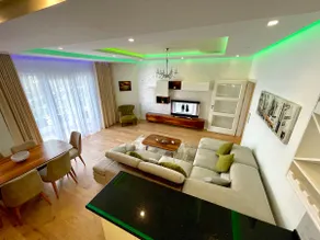 Queen’s Luxury Apartments Lake - Image 4