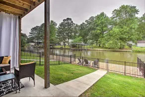 Lakefront Retreat in Lake Hamilton - Image 3